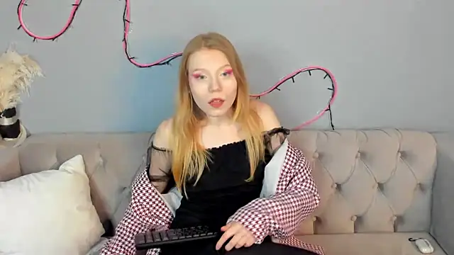 Esme Runn online show from 3, 2, 2025