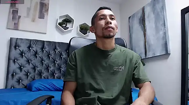 Snapshot of richar_voller chatting on 10, 12, 2024 richar voller online show from 10, 12, 2024