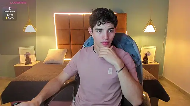 AlejooTwink online show from 5, 11, 2025