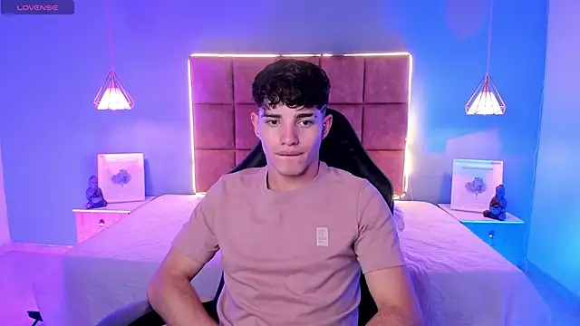 Snapshot of AlejooTwink chatting on 15, 2, 2026 AlejooTwink online show from 15, 2, 2026