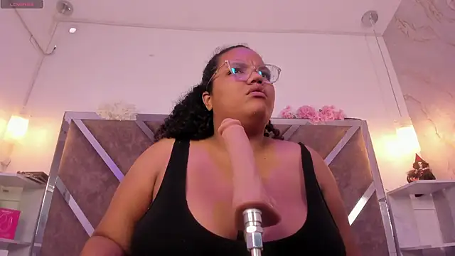 MhiaRey online show from 5, 11, 2025