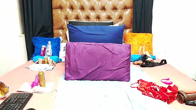 Hotxbums22 online show from 5, 10, 2025