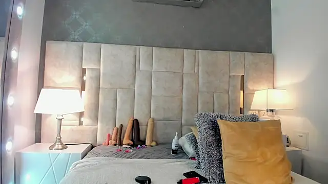 GaleHodge online show from 8, 2, 2025