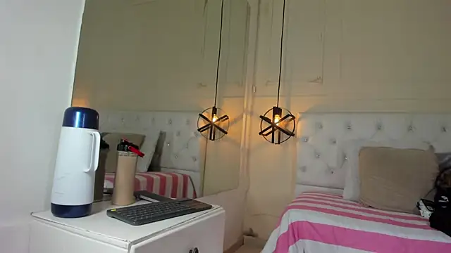Snapshot of Slut_Milf_ chatting on 21, 12, 2024 Slut Milf online show from 21, 12, 2024