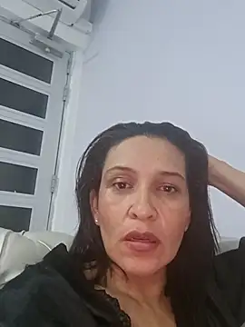 Snapshot of Slut_Milf_ chatting on 5, 3, 2025 Slut Milf online show from 5, 3, 2025