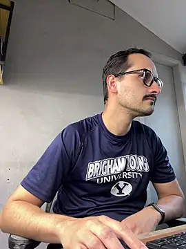 Snapshot of Superdad chatting on 7, 12, 2024 Superdad online show from 7, 12, 2024