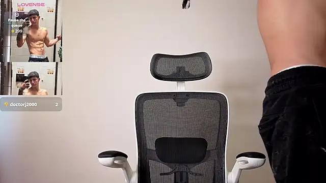 Cristopher23  online show from 10, 10, 2025