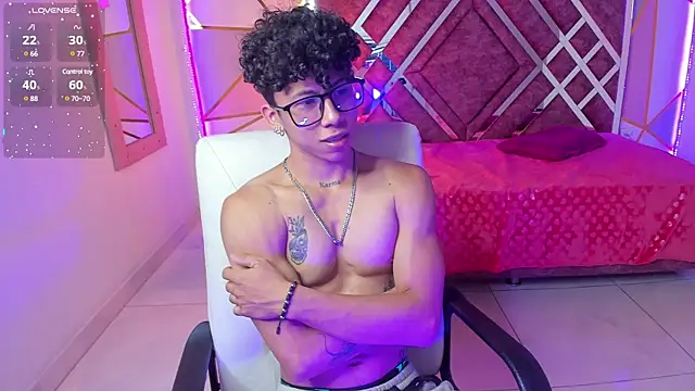 Snapshot of AkazaBoy_ chatting on 31, 1, 2025 AkazaBoy online show from 31, 1, 2025