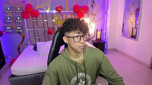 Snapshot of AkazaBoy_ chatting on 7, 2, 2025 AkazaBoy online show from 7, 2, 2025