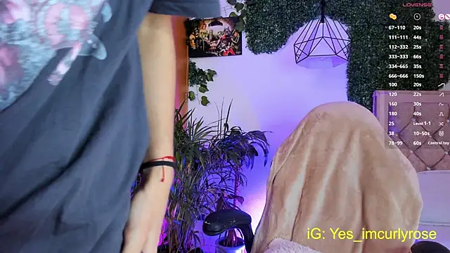 CurlyRose   online show from 18, 9, 2025