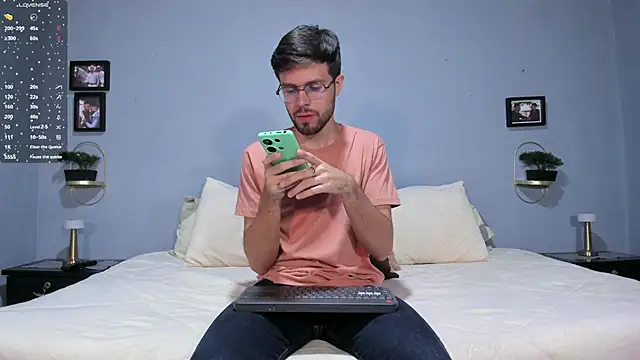 ETHAN ADAM online show from 4, 1, 2025