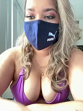 Snapshot of famous_indian_girl chatting on 13, 9, 2025 famous indian girl online show from 13, 9, 2025