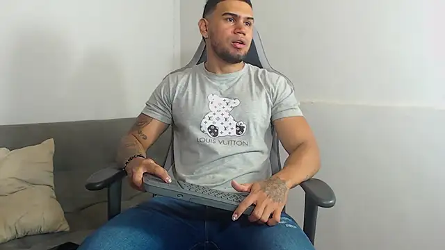 Aaron Hunter  online show from 7, 10, 2025