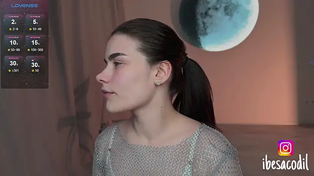 Snapshot of adriana_allien chatting on 4, 5, 2026 adriana allien online show from 4, 5, 2026