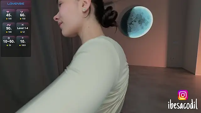 Snapshot of adriana_allien chatting on 19, 5, 2026 adriana allien online show from 19, 5, 2026