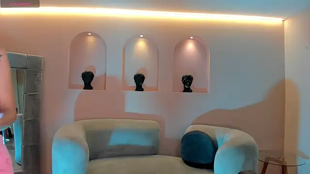 TaraLawrence online show from 17, 10, 2025