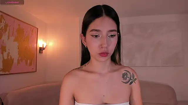 TaraLawrence online show from 11, 11, 2025