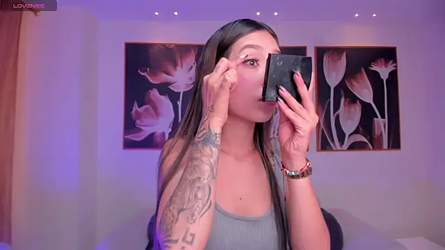 TaraLawrence online show from 21, 11, 2025