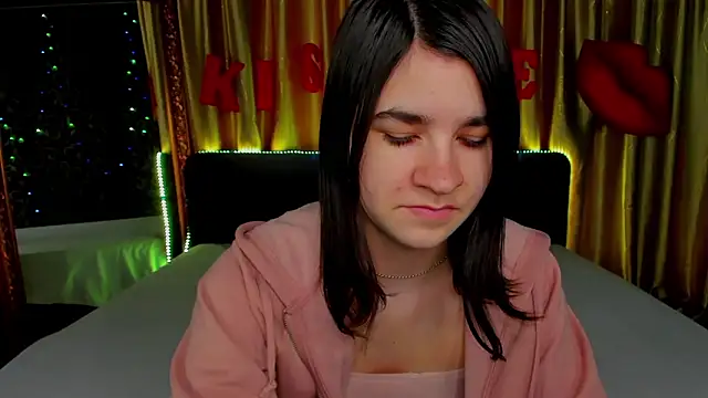  Polly Love  online show from 20, 2, 2026