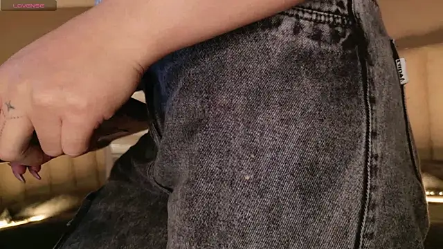 Megan mooree  online show from 13, 10, 2025