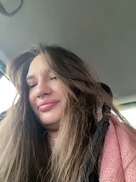 Holly Molii online show from 13, 12, 2024