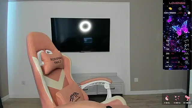 Holly Molii online show from 19, 9, 2025