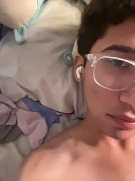 Snapshot of Gomezs-04 chatting on 20, 3, 2025 Gomezs-04 online show from 20, 3, 2025