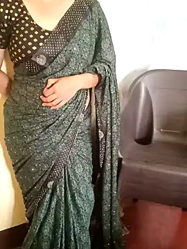 Snapshot of yourtamilcouple chatting on 6, 1, 2025 yourtamilcouple online show from 6, 1, 2025