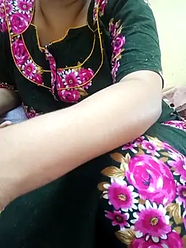 Snapshot of yourtamilcouple chatting on 13, 9, 2025 yourtamilcouple online show from 13, 9, 2025