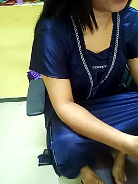 Snapshot of yourtamilcouple chatting on 1, 3, 2026 yourtamilcouple online show from 1, 3, 2026