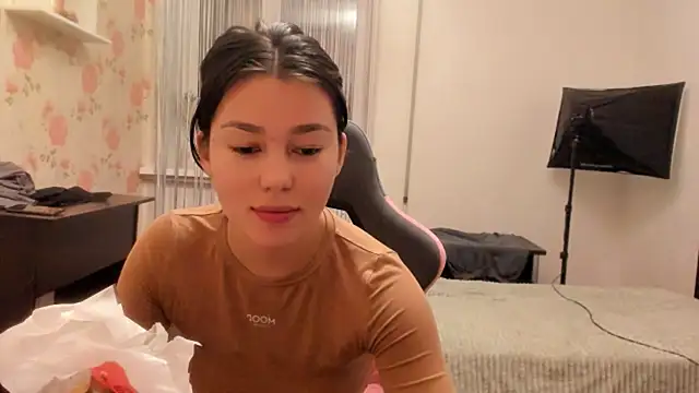 LunaXmii online show from 8, 12, 2024