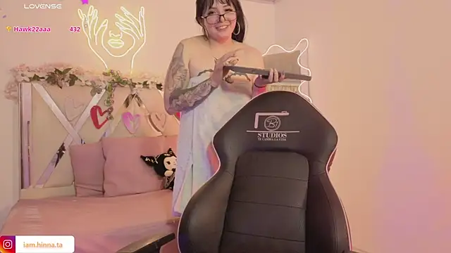 hina tay online show from 7, 1, 2026