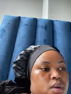 Curveysinaa online show from 19, 2, 2025