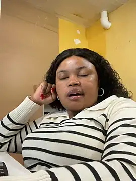 Curveysinaa online show from 5, 3, 2025