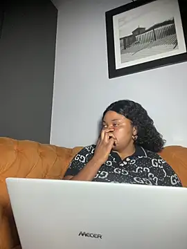 Curveysinaa online show from 10, 3, 2025