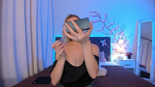 KateOwyns online show from 26, 3, 2026