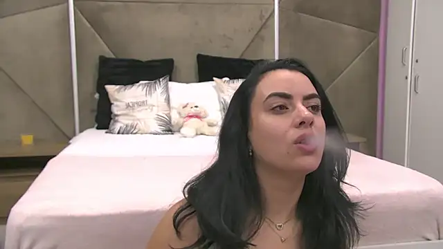 ElyzaIbarra online show from 9, 10, 2025