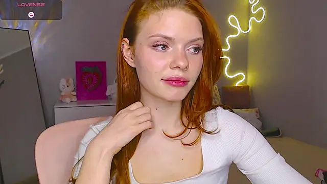 Red  Candy online show from 6, 3, 2025