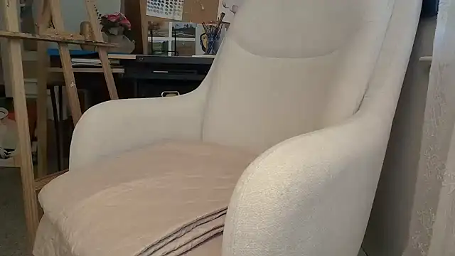 naughtyonbicycle online show from 7, 4, 2026