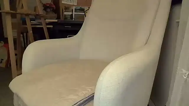 naughtyonbicycle online show from 19, 4, 2026