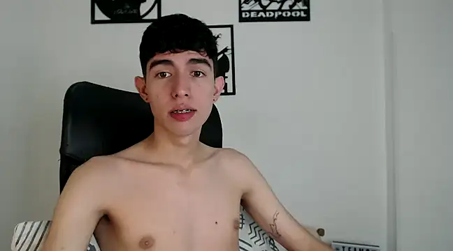 Snapshot of Andy_hot19 chatting on 18, 12, 2024 Andy hot19 online show from 18, 12, 2024