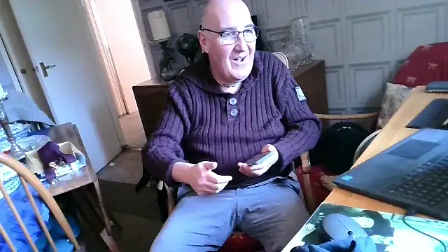 Snapshot of Adamdaddybear chatting on 6, 2, 2025 Adamdaddybear online show from 6, 2, 2025