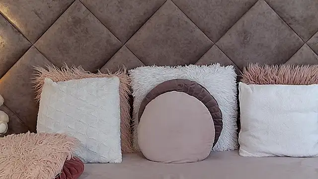 JaquelineM online show from 11, 2, 2025