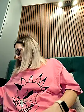 Snapshot of SukyGirl chatting on 23, 12, 2024 SukyGirl online show from 23, 12, 2024