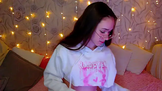 fluffy kitty  online show from 17, 10, 2025