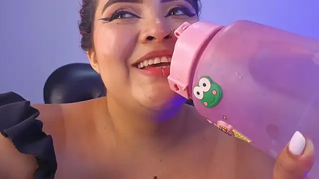 Snapshot of Agatha_humidity chatting on 8, 11, 2025 Agatha humidity online show from 8, 11, 2025