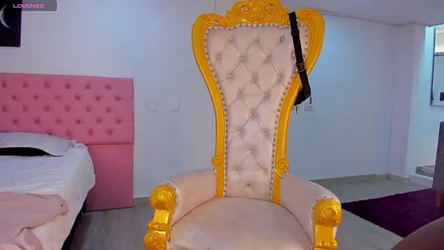 Latrellx7 online show from 5, 1, 2025