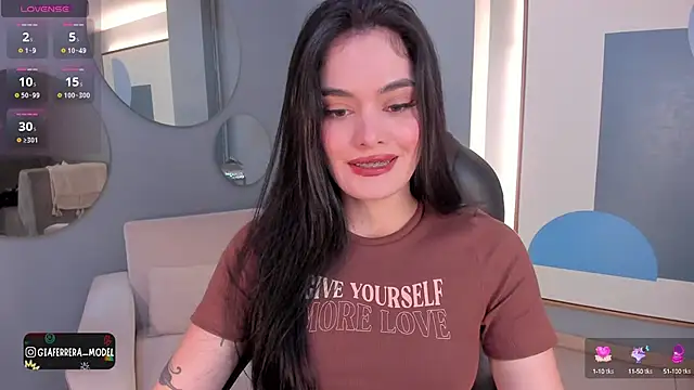 Snapshot of GiaFerrara chatting on 1, 12, 2024 GiaFerrara online show from 1, 12, 2024