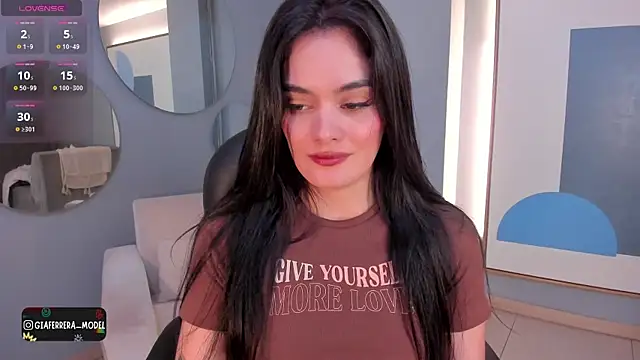 Snapshot of GiaFerrara chatting on 1, 12, 2024 GiaFerrara online show from 1, 12, 2024
