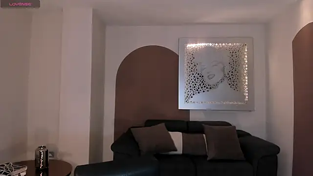 Snapshot of GiaFerrara chatting on 4, 3, 2025 GiaFerrara online show from 4, 3, 2025